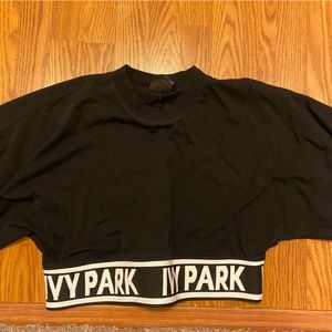 Like NEW Ivy Park oversized cropped top